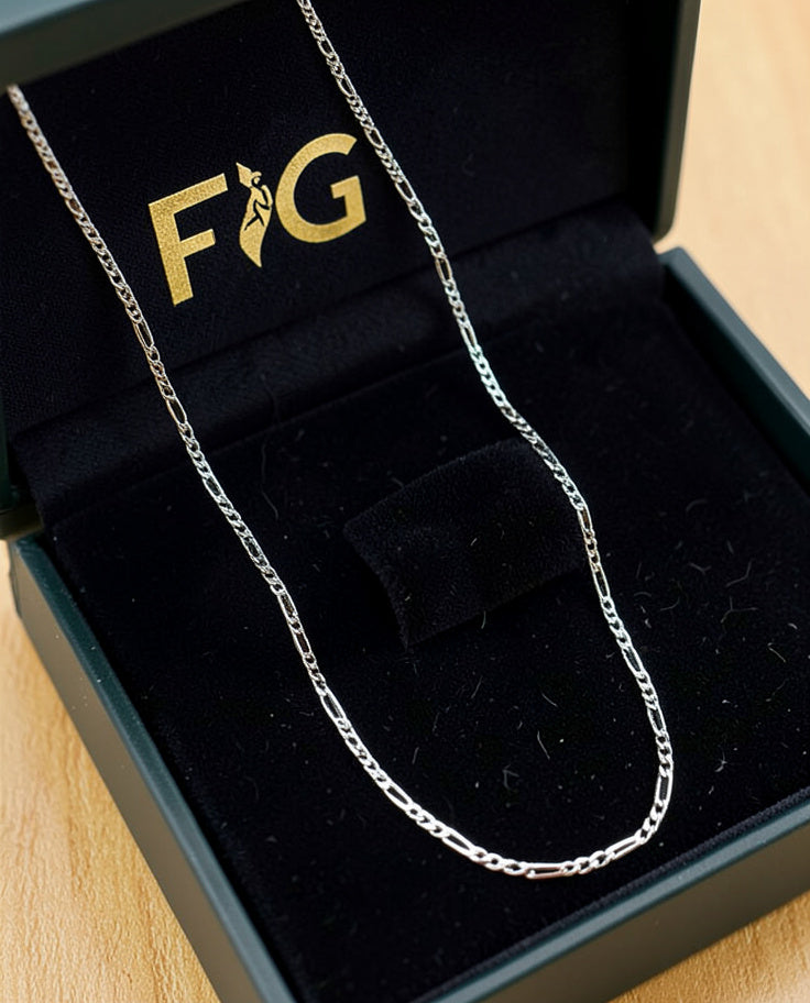 Men's 925 sterling silver chain with a distinctive Figaro design