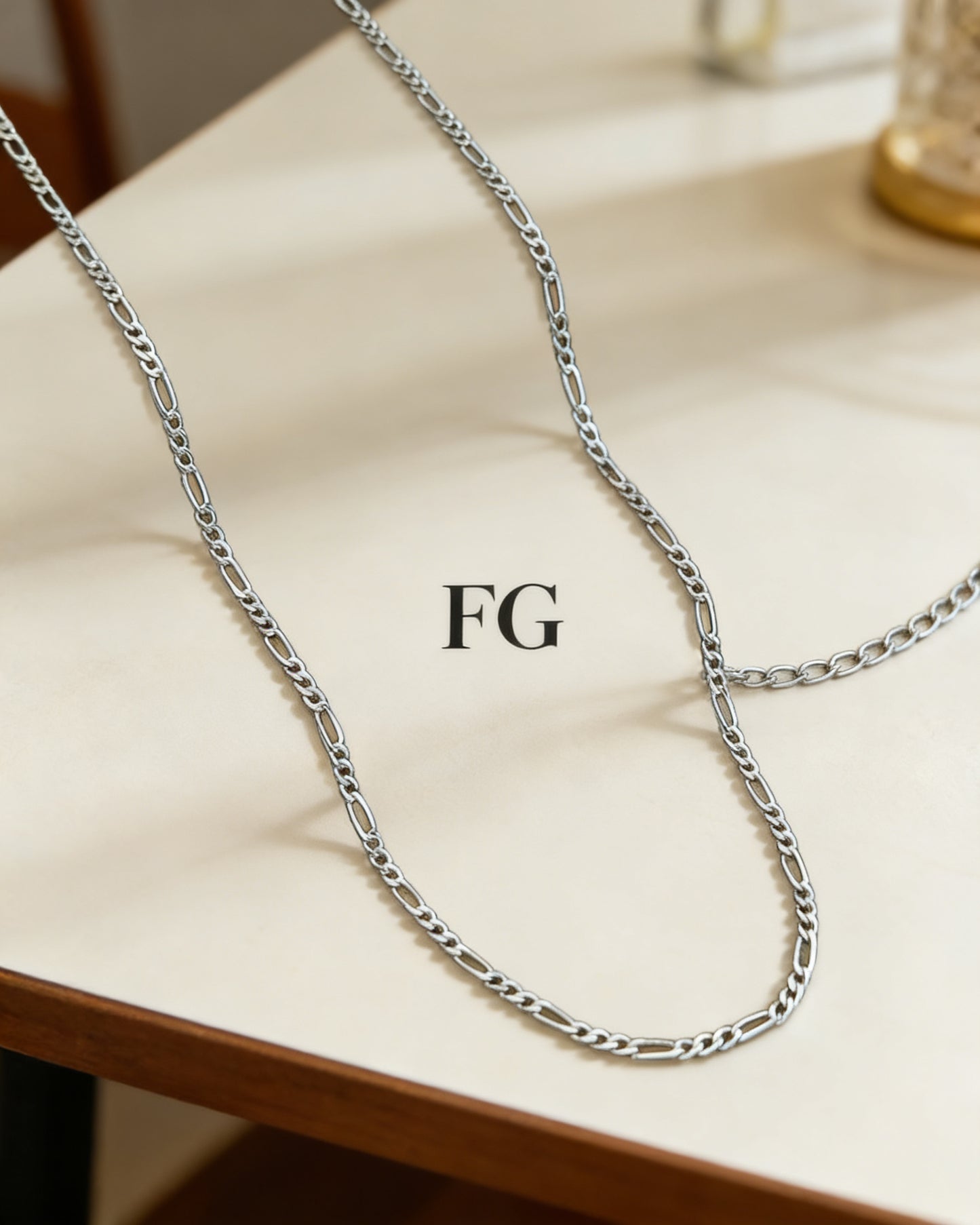 Men's 925 sterling silver chain with a distinctive Figaro design
