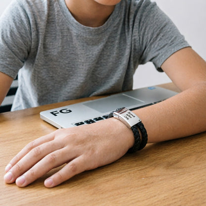 FG bracelet for the practical man – refined design and luxurious look